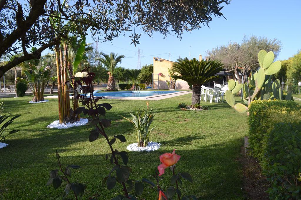 Villa Adriana B&B Comiso Buitenkant foto