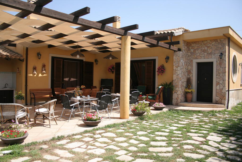 Villa Adriana B&B Comiso Buitenkant foto